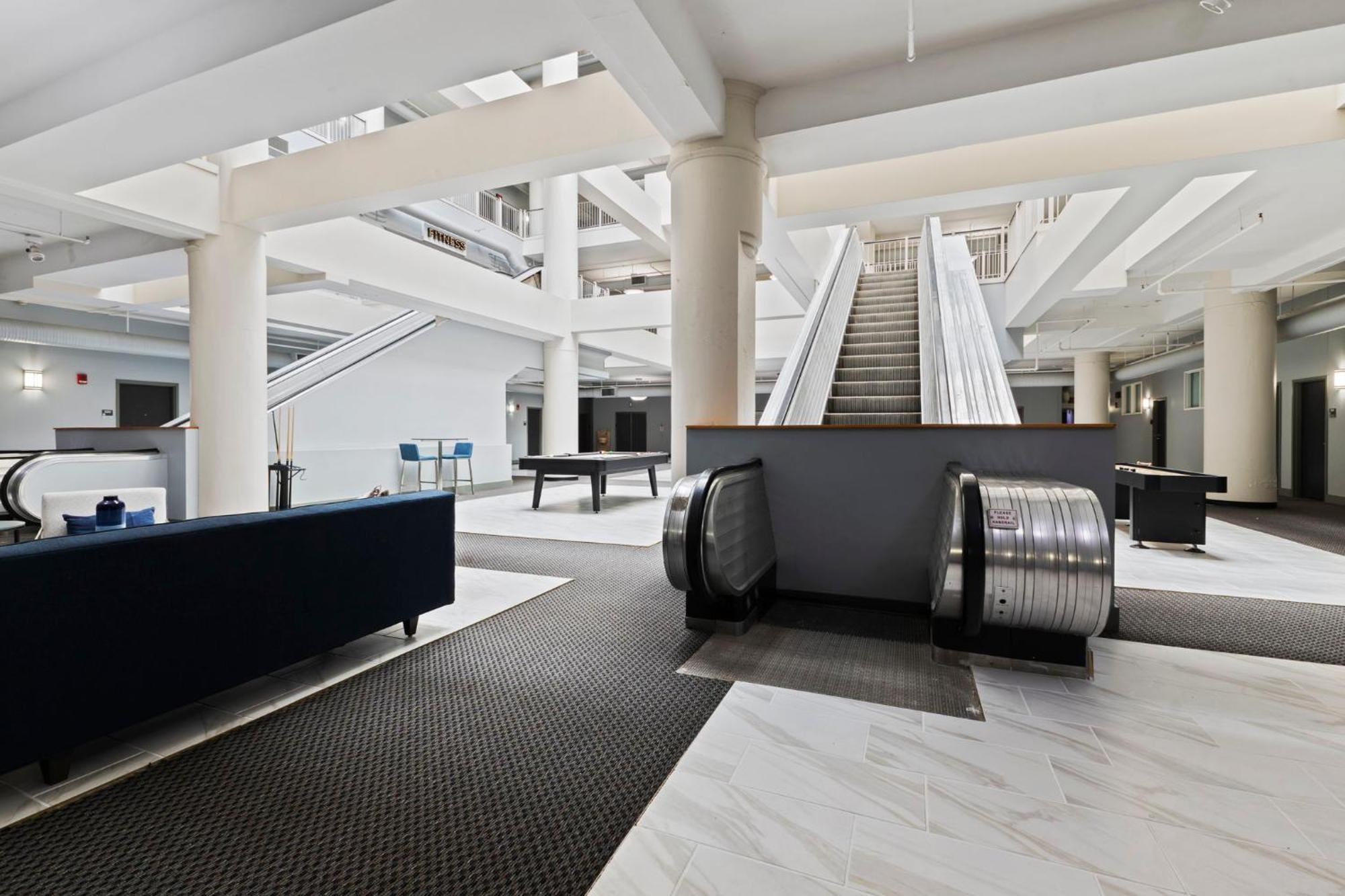 Indy Urban Stay - Skywalk - Sleeps 8 - Downtown - Stadium Indianapolis Exteriör bild