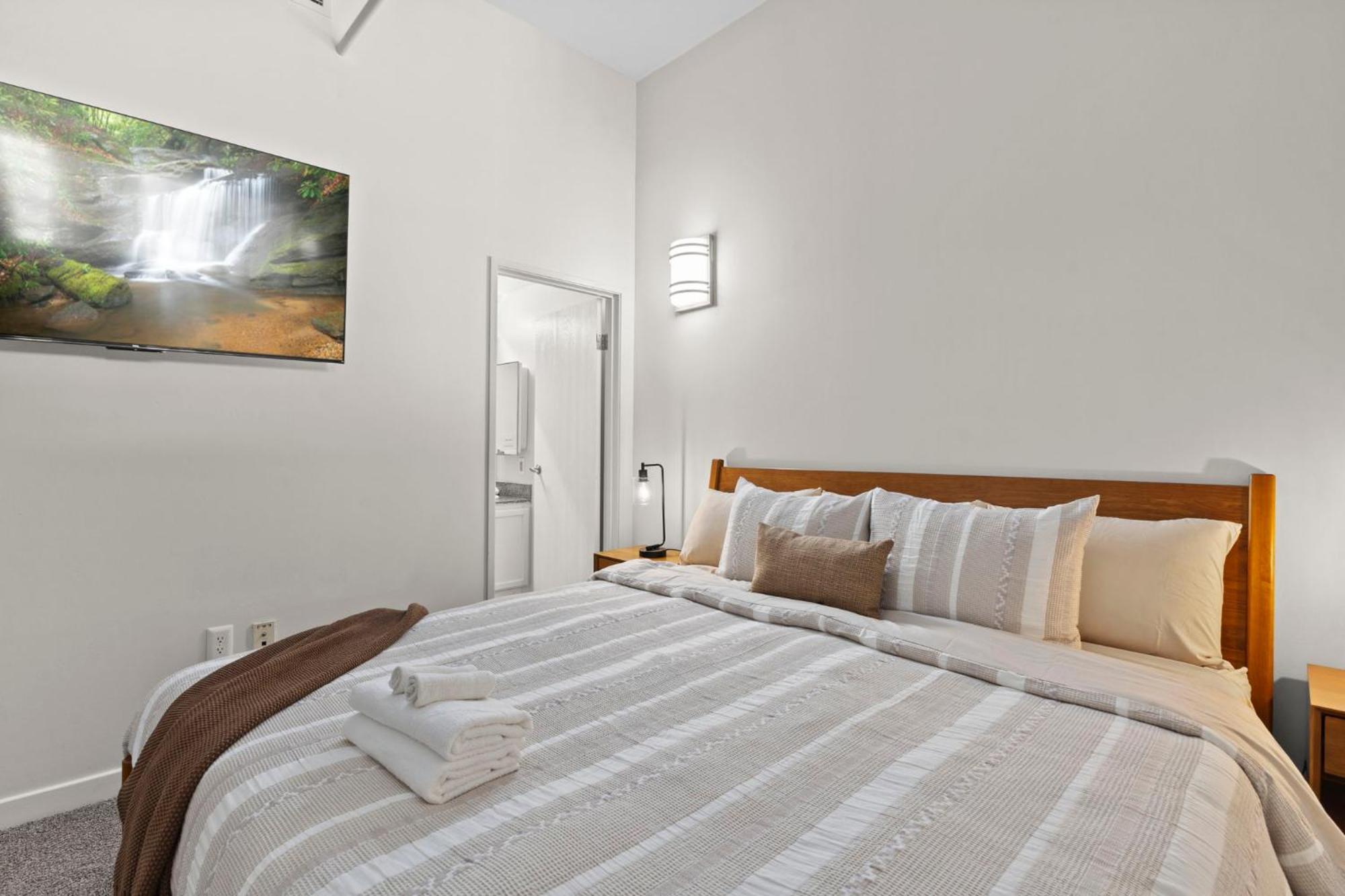 Indy Urban Stay - Skywalk - Sleeps 8 - Downtown - Stadium Indianapolis Exteriör bild