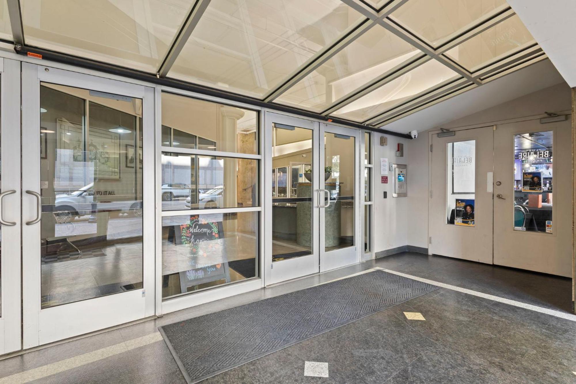 Indy Urban Stay - Skywalk - Sleeps 8 - Downtown - Stadium Indianapolis Exteriör bild