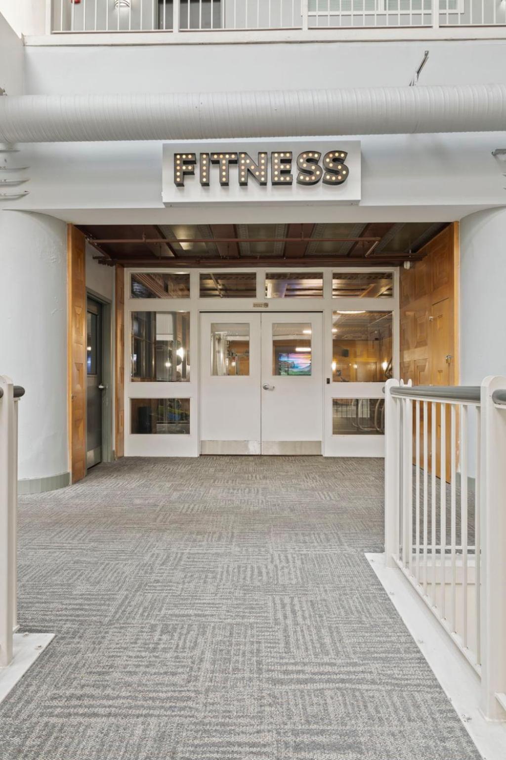 Indy Urban Stay - Skywalk - Sleeps 8 - Downtown - Stadium Indianapolis Exteriör bild