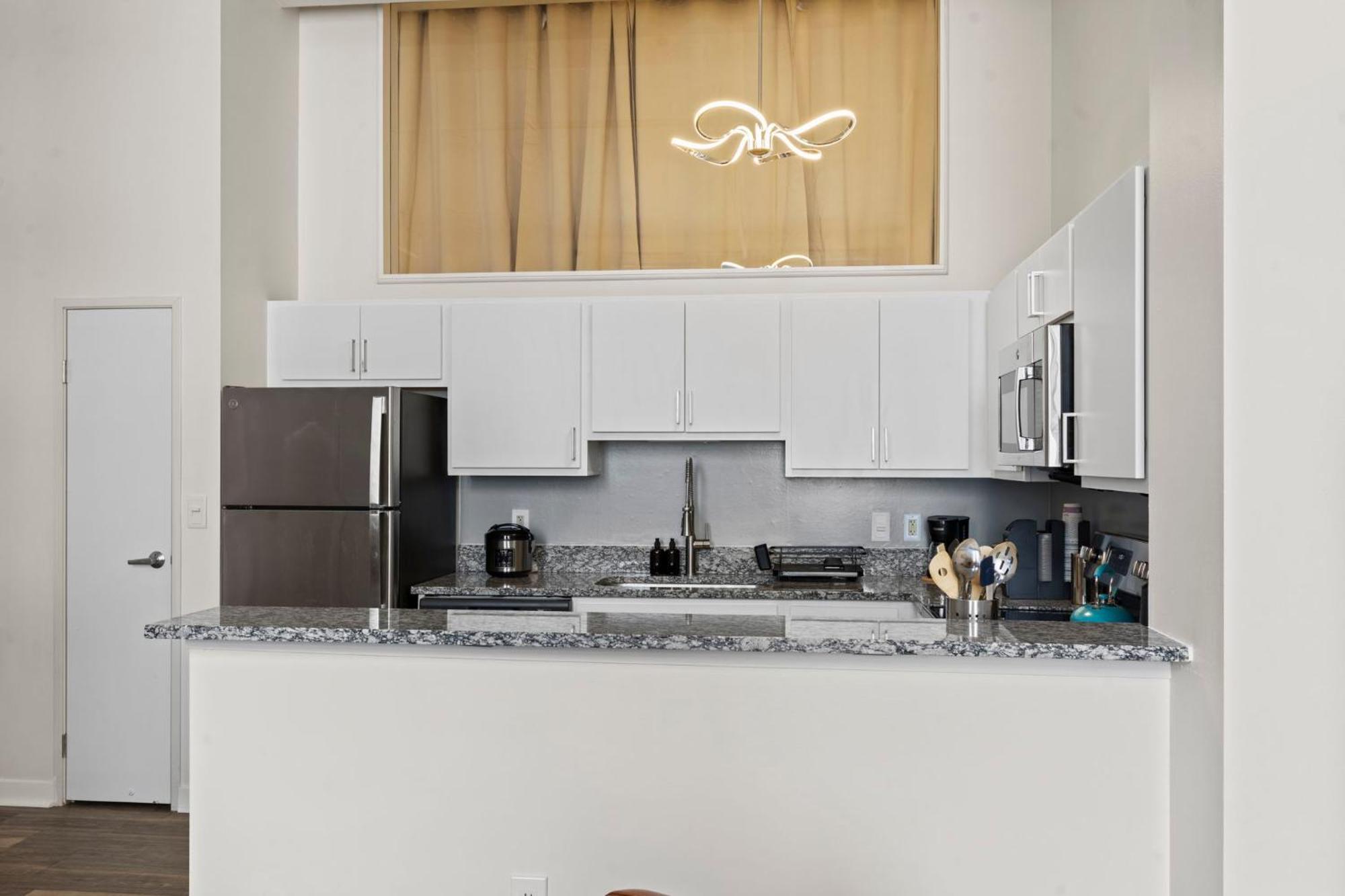 Indy Urban Stay - Skywalk - Sleeps 8 - Downtown - Stadium Indianapolis Exteriör bild